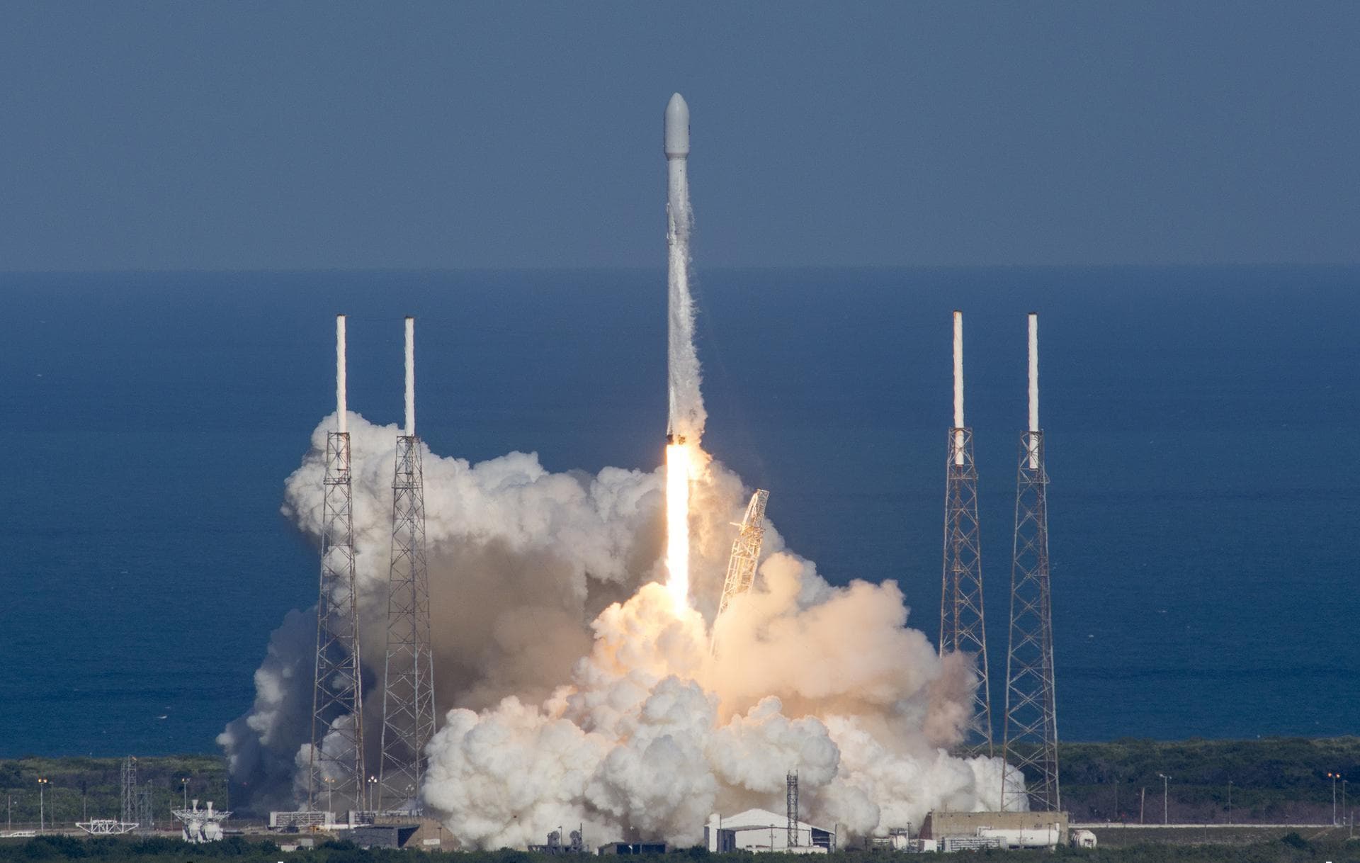 Falcon 9 Full Thrust on the pad
